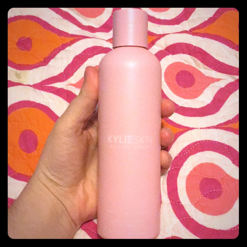 Kylie skin vanilla milk toner